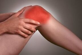 Douleur dans l'articulation du genou due à l'arthrose